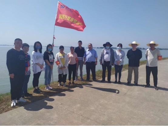浦发银行武汉分行集结青年员工参与上堤防汛