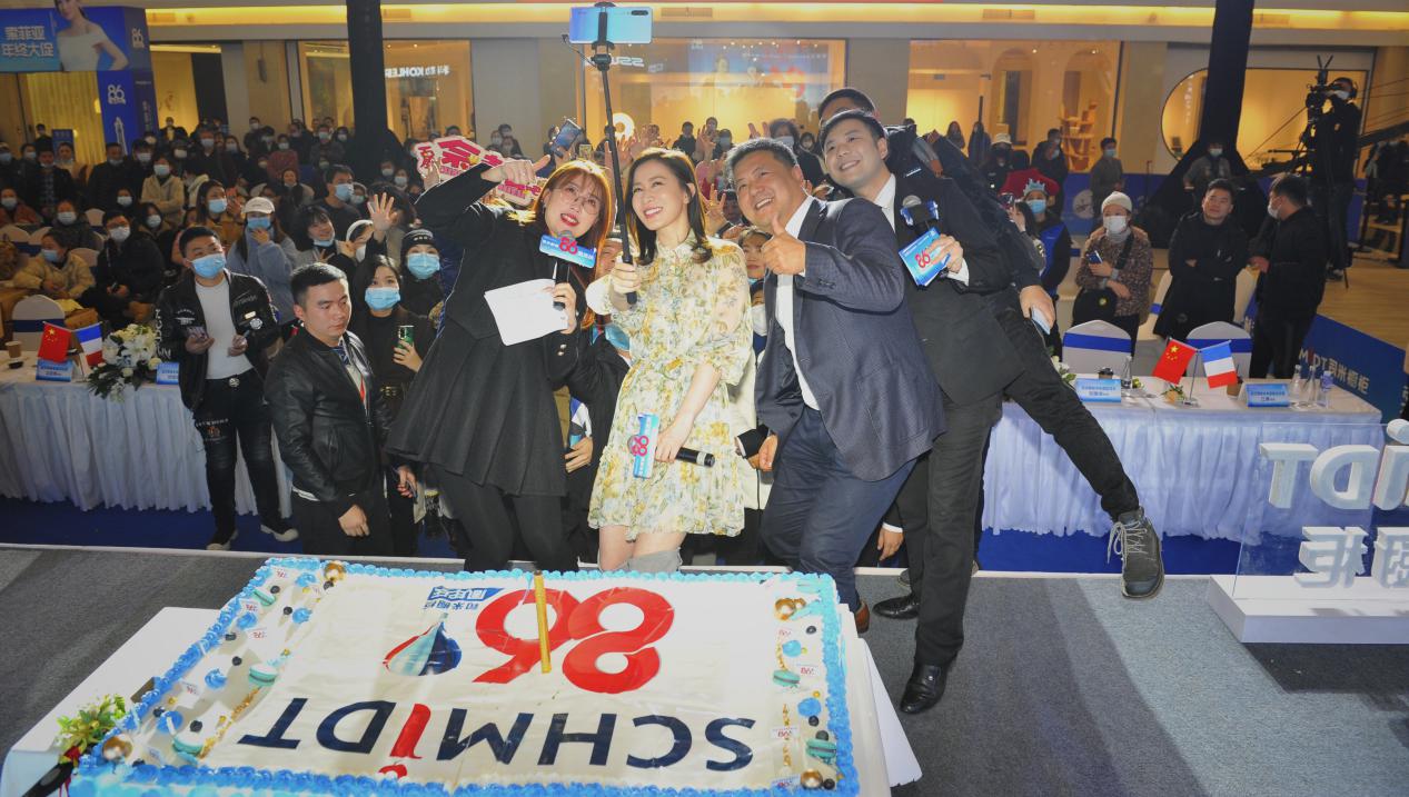 佘诗曼空降法国司米橱柜86周年庆典武汉站，掀起狂欢热潮！