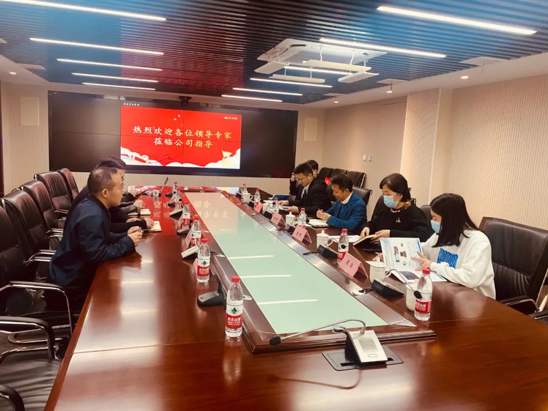 武汉市科学技术局领导一行莅临斗转科技园考察指导工作！