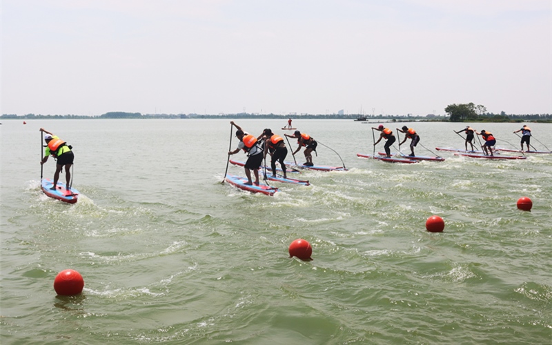 湖北枝江：湖北桨板锦标赛开赛 湿地公园成美景赛区