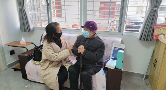 富德生命人寿鄂州中支开展关爱残疾人冬日送温暖活动