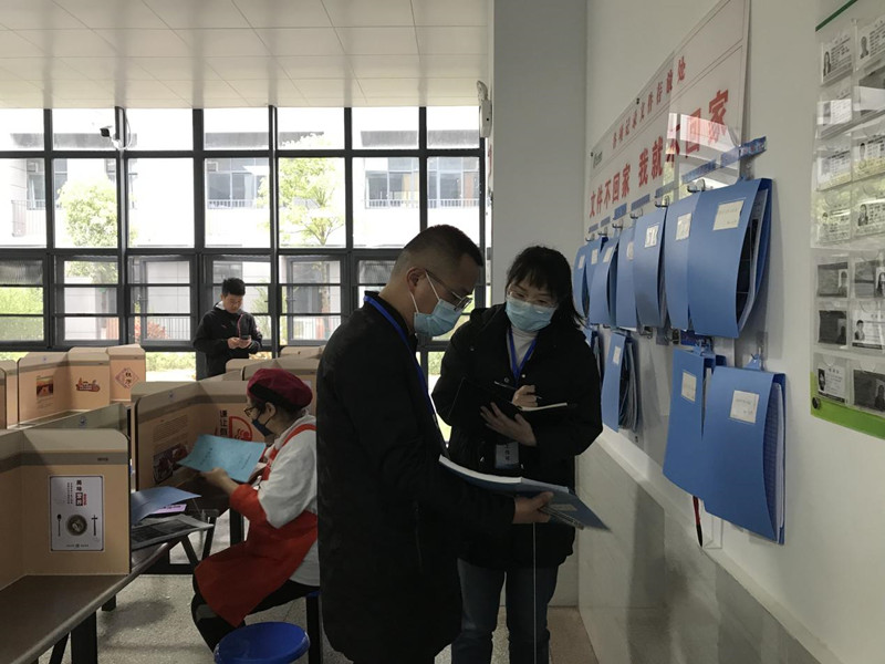 湖北黄州：“四不两直” 开展专项检查 拧紧校园“安全阀”