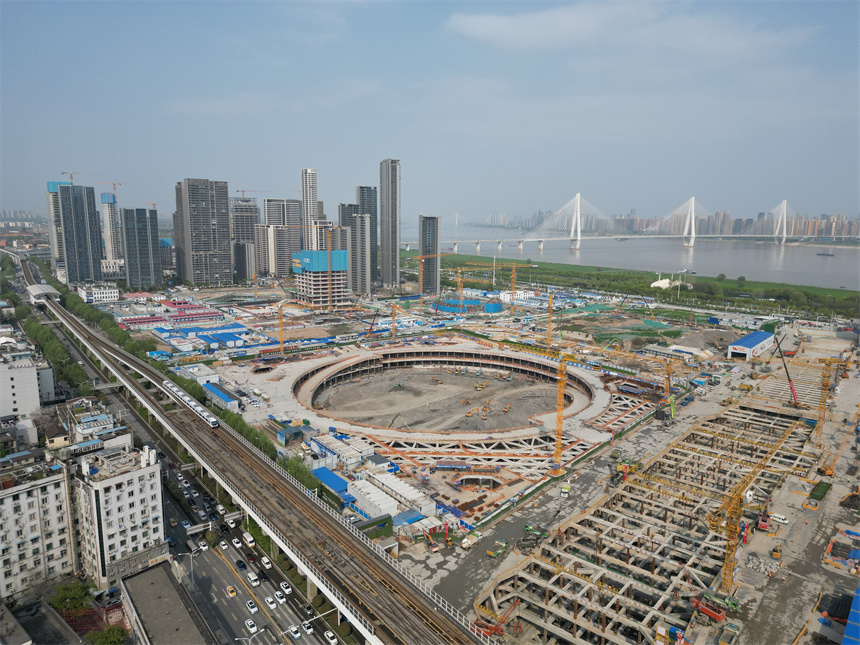 国内“超大直径超深基坑施工技术交流及观摩会”在汉召开